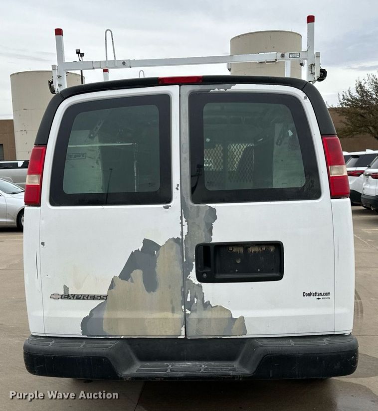 image for item NI9663 2007 Chevrolet Express 2500 van