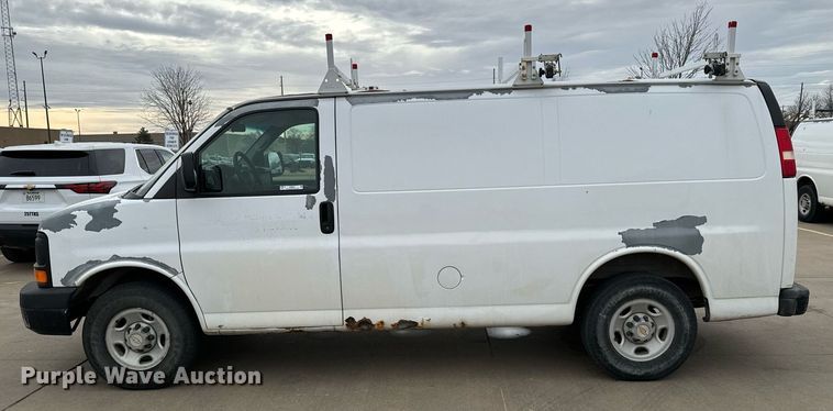 image for item NI9663 2007 Chevrolet Express 2500 van