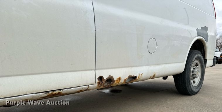 image for item NI9663 2007 Chevrolet Express 2500 van