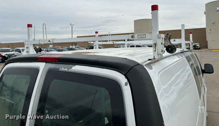 image for item NI9663 2007 Chevrolet Express 2500 van