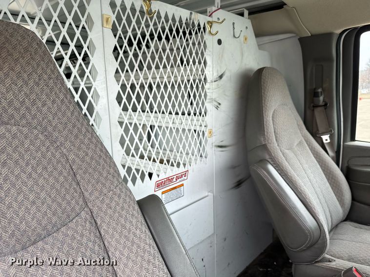 image for item NI9663 2007 Chevrolet Express 2500 van