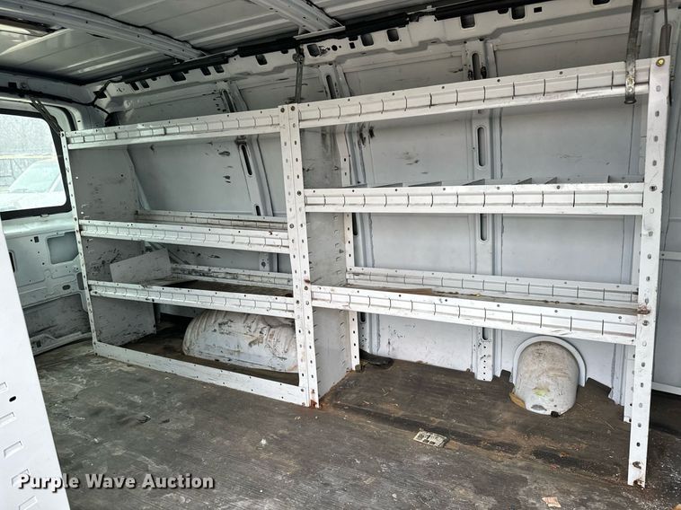 image for item NI9663 2007 Chevrolet Express 2500 van