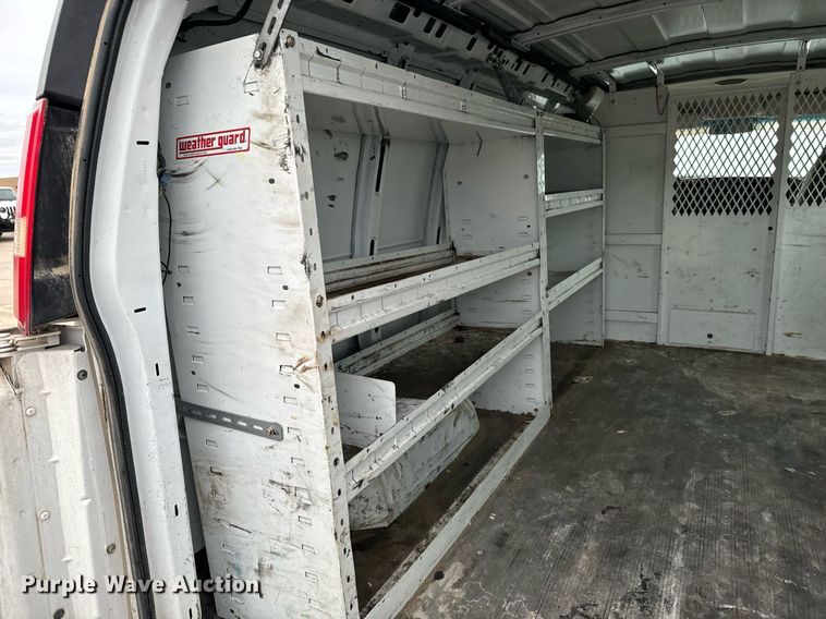 image for item NI9663 2007 Chevrolet Express 2500 van