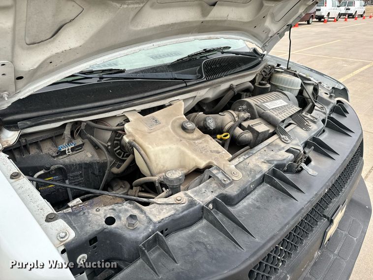 image for item NI9663 2007 Chevrolet Express 2500 van