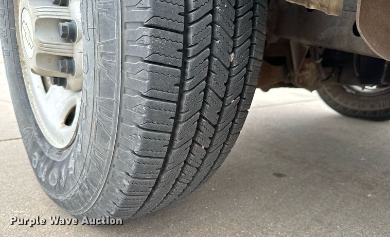 image for item NI9663 2007 Chevrolet Express 2500 van