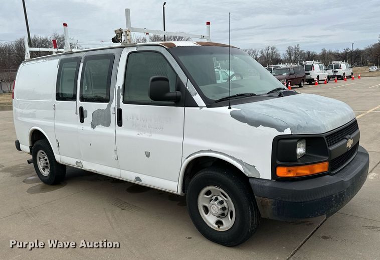 image for item NI9664 2007 Chevrolet Express 2500 van