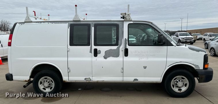 image for item NI9664 2007 Chevrolet Express 2500 van