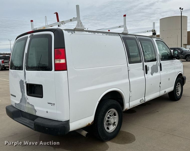 image for item NI9664 2007 Chevrolet Express 2500 van
