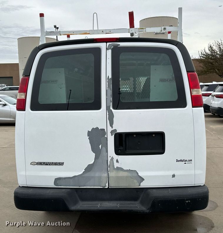 image for item NI9664 2007 Chevrolet Express 2500 van