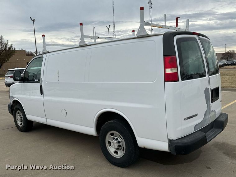 image for item NI9664 2007 Chevrolet Express 2500 van