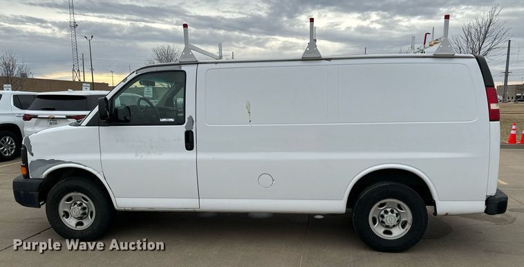 image for item NI9664 2007 Chevrolet Express 2500 van