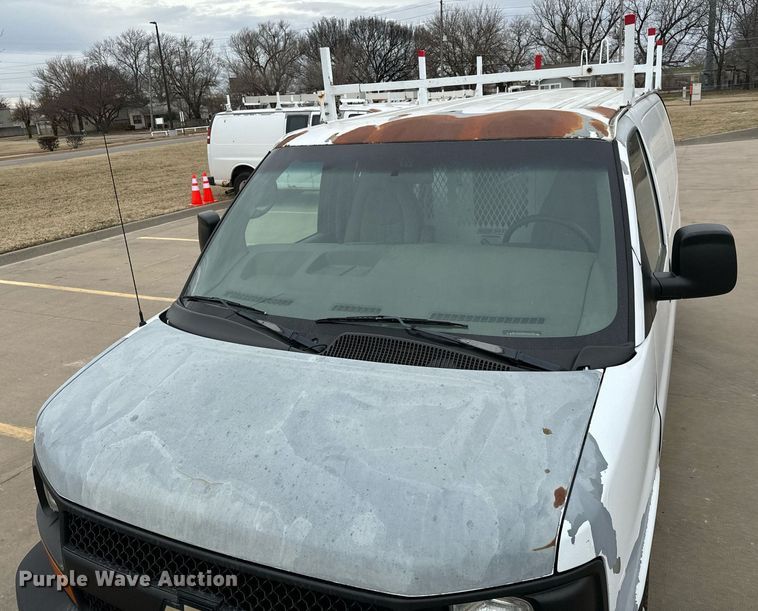 image for item NI9664 2007 Chevrolet Express 2500 van