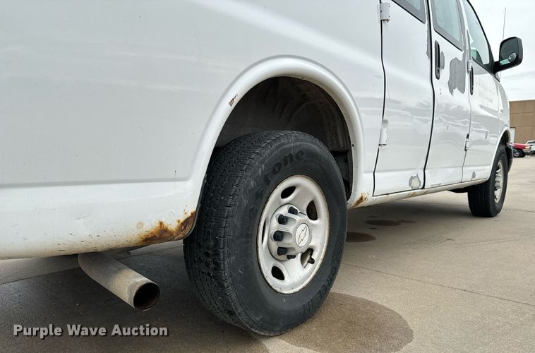 image for item NI9664 2007 Chevrolet Express 2500 van