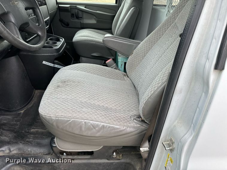 image for item NI9664 2007 Chevrolet Express 2500 van