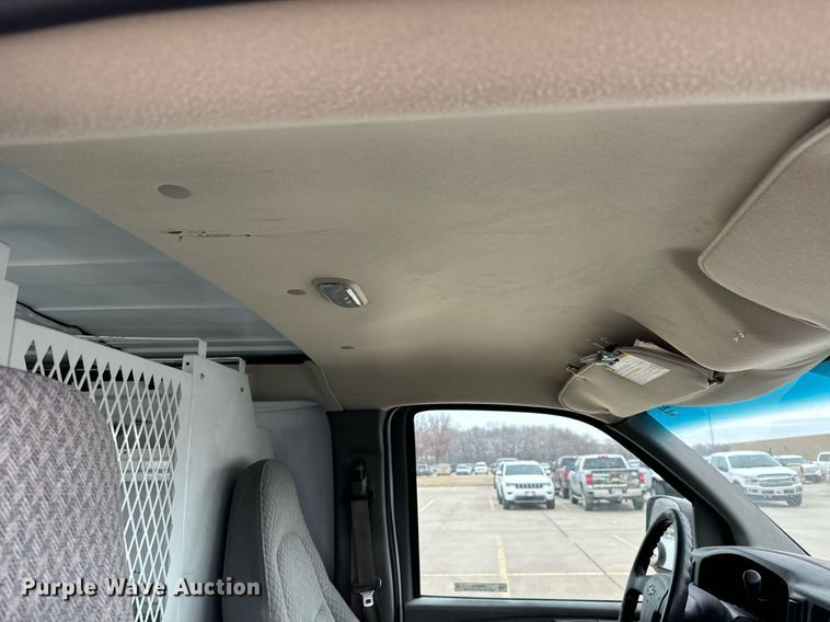 image for item NI9664 2007 Chevrolet Express 2500 van