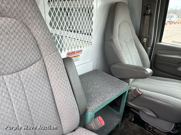 image for item NI9664 2007 Chevrolet Express 2500 van
