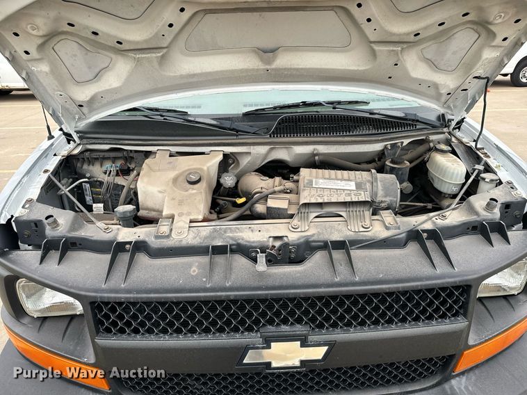 image for item NI9664 2007 Chevrolet Express 2500 van