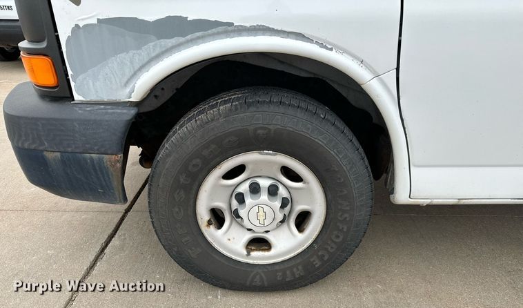 image for item NI9664 2007 Chevrolet Express 2500 van