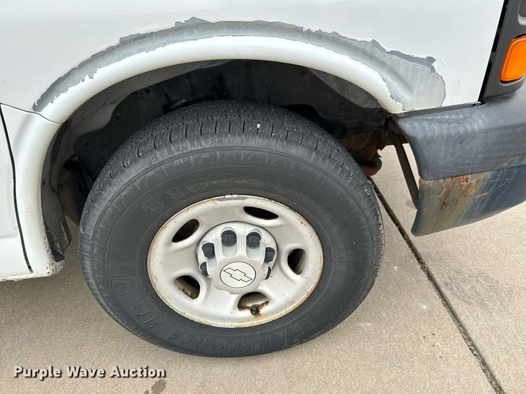 image for item NI9664 2007 Chevrolet Express 2500 van