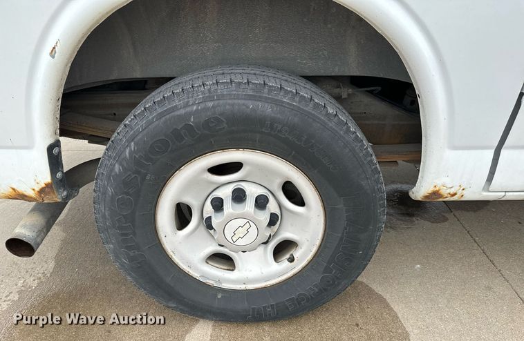 image for item NI9664 2007 Chevrolet Express 2500 van