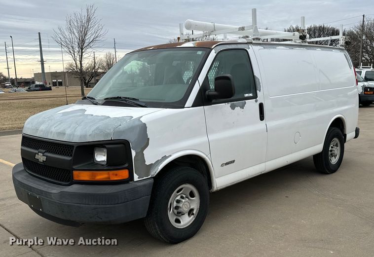 image for item NI9665 2005 Chevrolet Express 2500 van