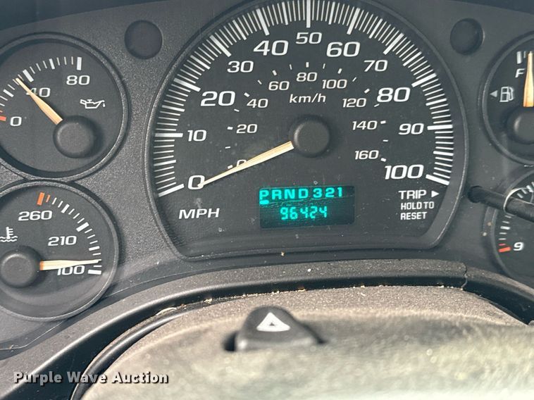 image for item NI9665 2005 Chevrolet Express 2500 van