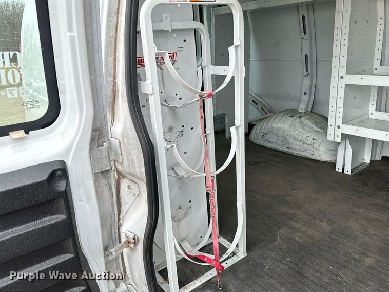 image for item NI9665 2005 Chevrolet Express 2500 van