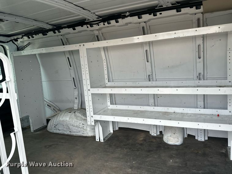 image for item NI9665 2005 Chevrolet Express 2500 van