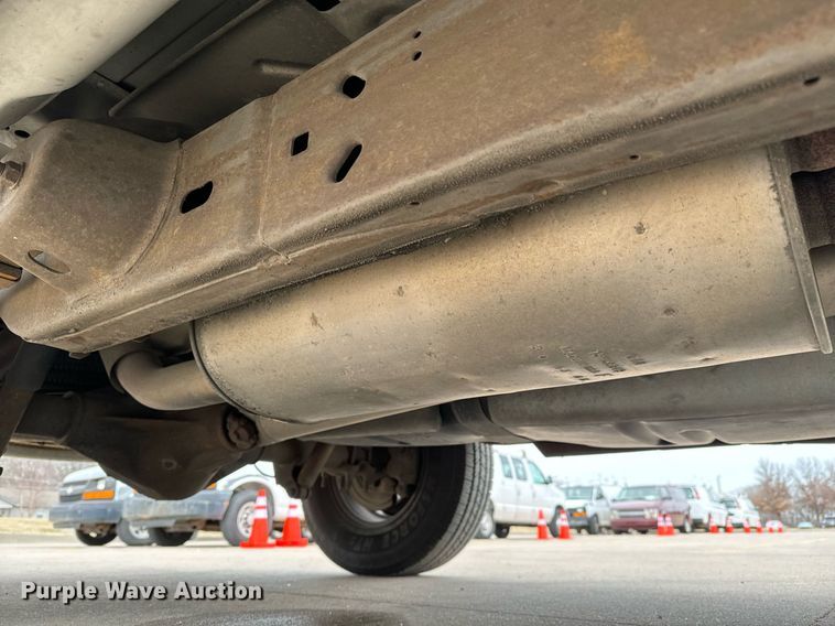 image for item NI9665 2005 Chevrolet Express 2500 van