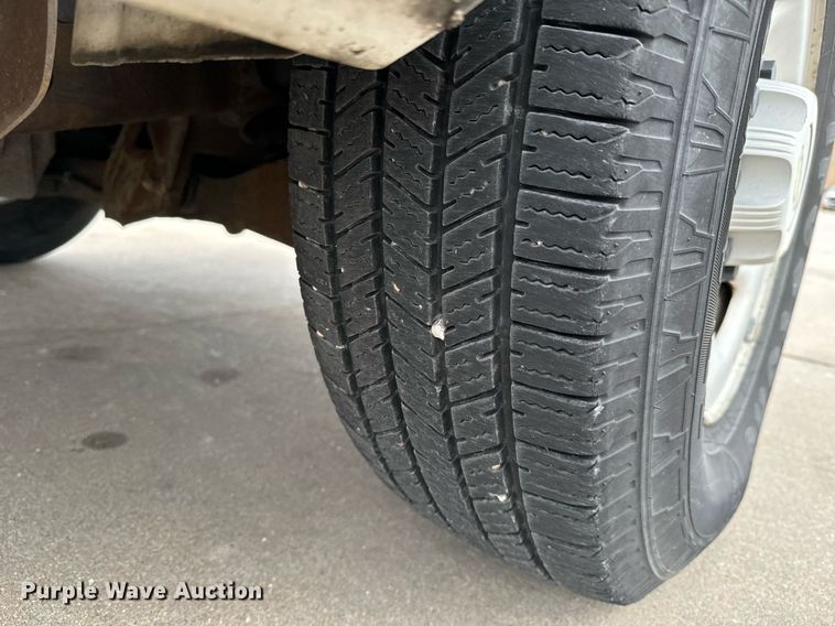 image for item NI9665 2005 Chevrolet Express 2500 van