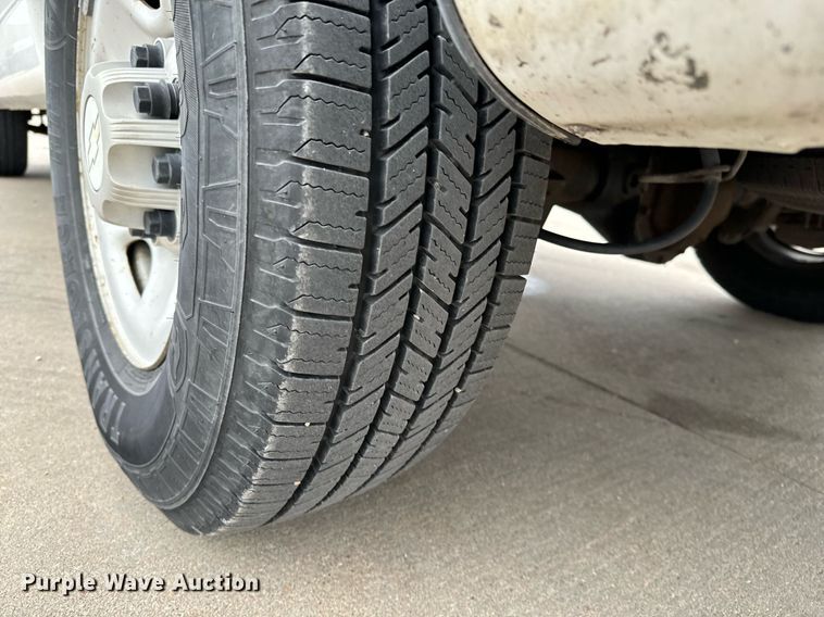 image for item NI9665 2005 Chevrolet Express 2500 van