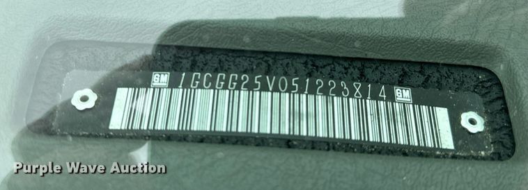 image for item NI9665 2005 Chevrolet Express 2500 van