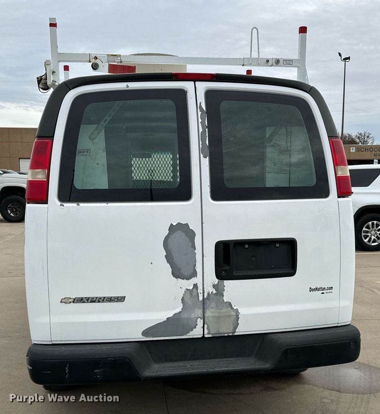 image for item NI9666 2007 Chevrolet  Express 2500 van