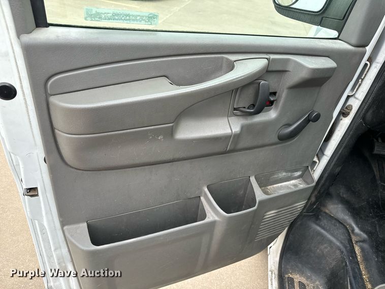 image for item NI9666 2007 Chevrolet  Express 2500 van