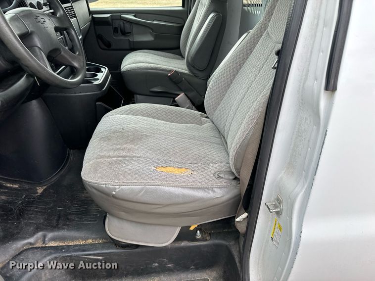 image for item NI9666 2007 Chevrolet  Express 2500 van
