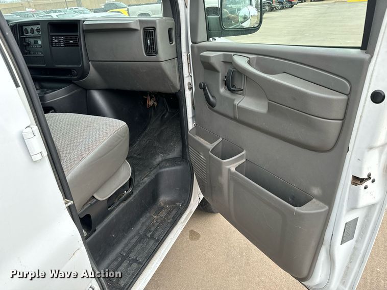 image for item NI9666 2007 Chevrolet  Express 2500 van