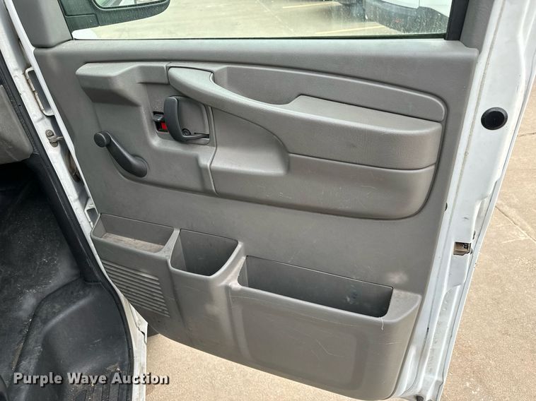 image for item NI9666 2007 Chevrolet  Express 2500 van