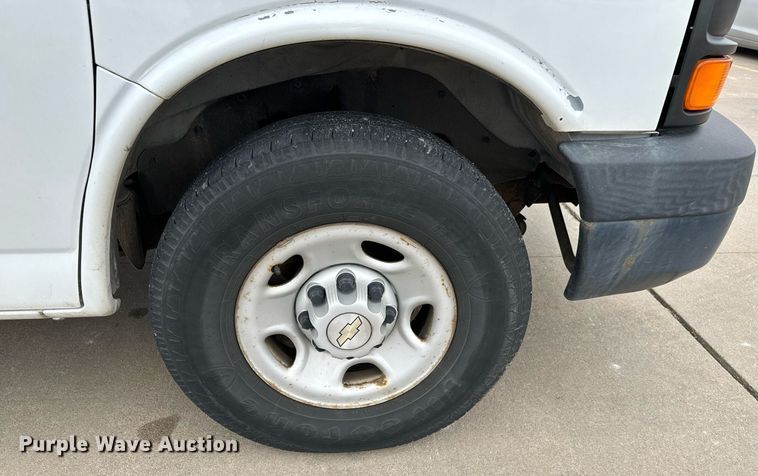 image for item NI9666 2007 Chevrolet  Express 2500 van