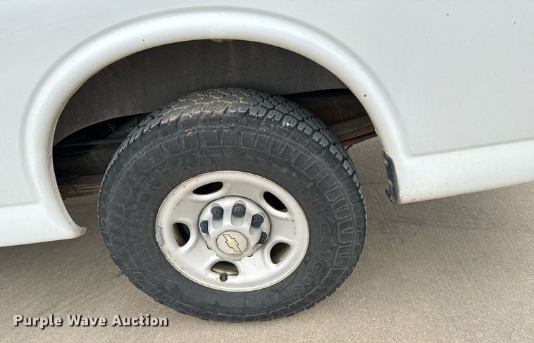 image for item NI9666 2007 Chevrolet  Express 2500 van