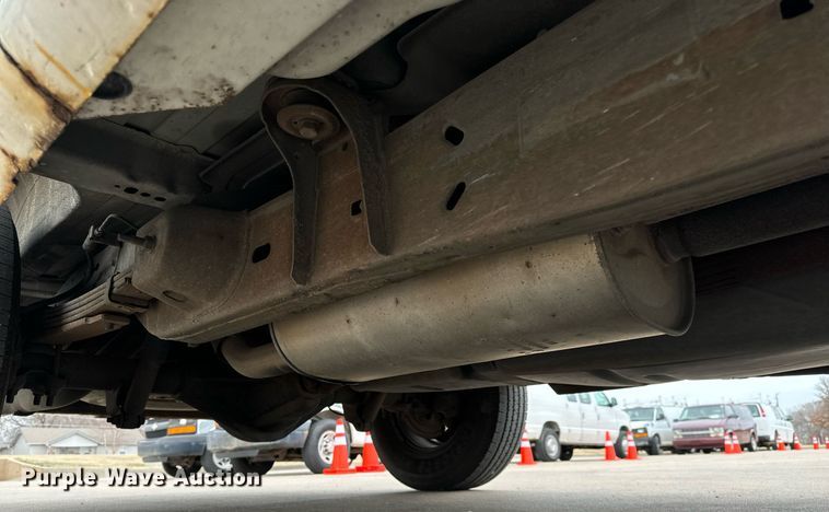 image for item NI9667 2004 Chevrolet Express 3500 van