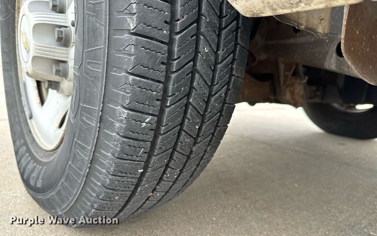 image for item NI9667 2004 Chevrolet Express 3500 van