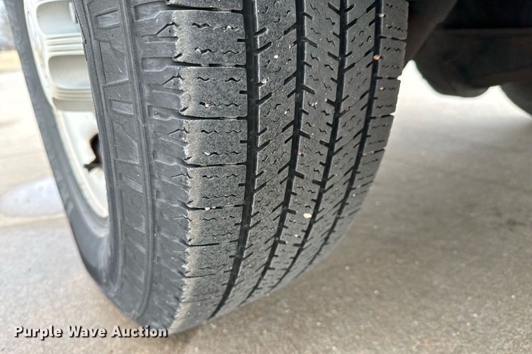 image for item NI9667 2004 Chevrolet Express 3500 van