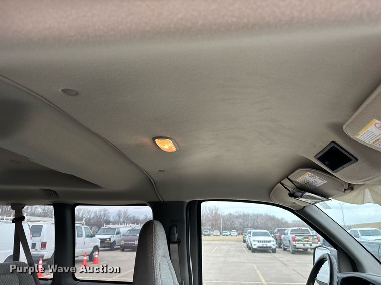 image for item NI9668 2004 Chevrolet Express 1500 van