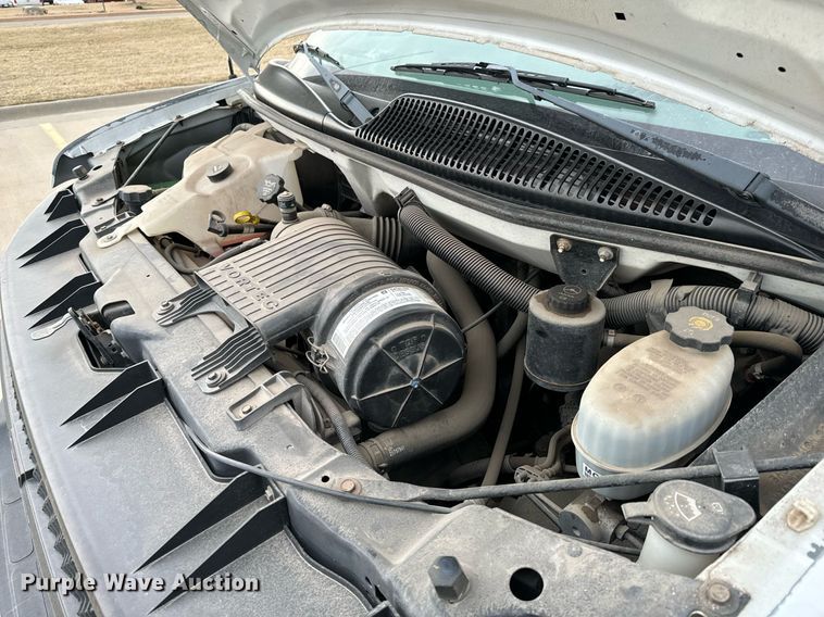 image for item NI9668 2004 Chevrolet Express 1500 van