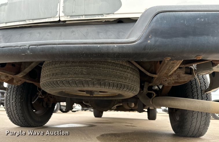 image for item NI9668 2004 Chevrolet Express 1500 van