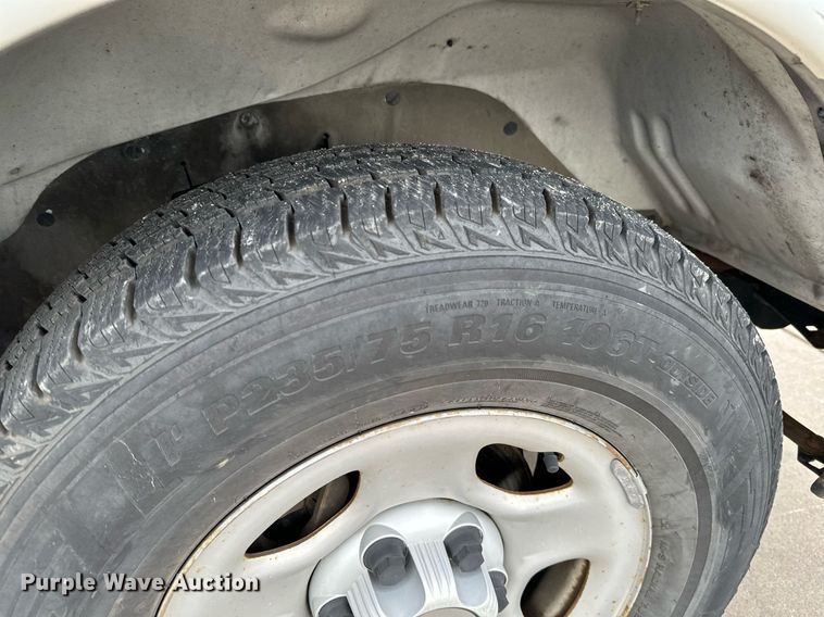 image for item NI9668 2004 Chevrolet Express 1500 van