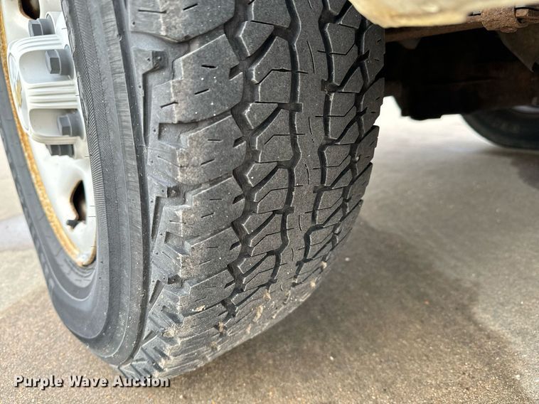 image for item NI9668 2004 Chevrolet Express 1500 van