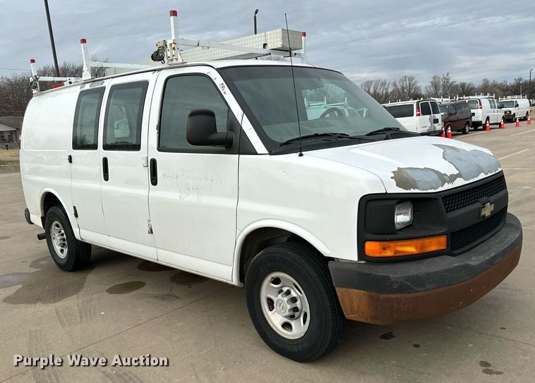 image for item NI9669 2008 Chevrolet Express 2500 van