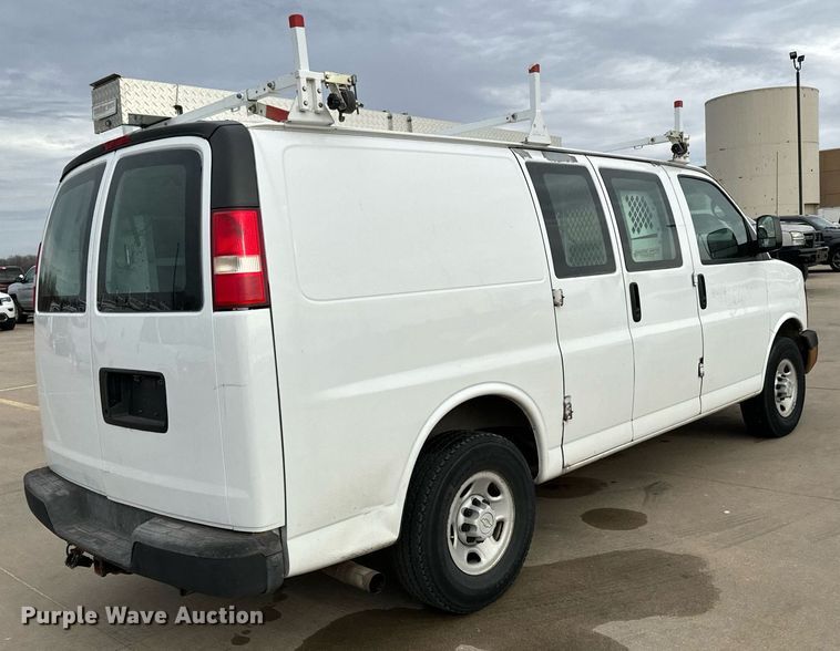 image for item NI9669 2008 Chevrolet Express 2500 van