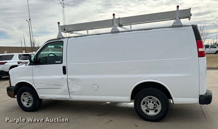 image for item NI9669 2008 Chevrolet Express 2500 van